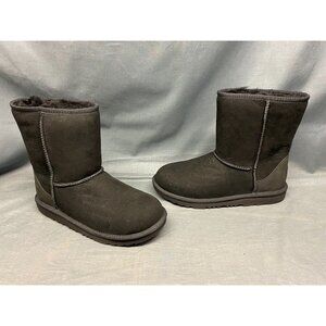 UGG Australia Girls Classic II Boots Pull-On Suede Black Size 6 NEW IN BOX!
